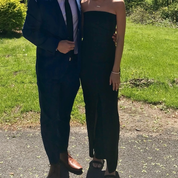 Black strapless Lulus evening dress - Picture 3 of 5